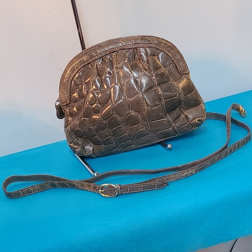 Oggi Vintage Alligator Clutch/Crossbody
